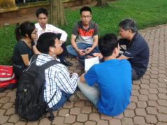 May5th, 2013: a rights discussion in Hanoi, in response to the appeal of rights activists to organize Human Rights picnics (Source: Dan Lam Bao)