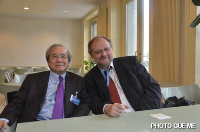 Vo Van Ai and UN Special Rapporteur Heiner Bielefeldt meet in Geneva