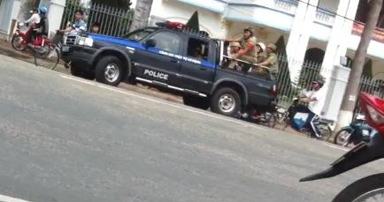 police arrest people