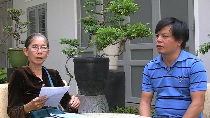 Bà Nguyễn Thị Kim Liên, mẹ TNLT Đinh Nguyên Kha và anh Trần Văn Việt, anh TNLT Trần Vũ Anh Bình