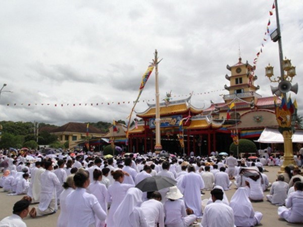 Followers gather at a ceremony at the Cao Dai Tay Ninh Church (Photo: btgcp.gov.vn)
