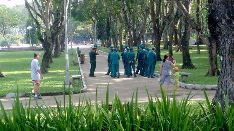 Tại công viên 30/4, Ảnh: Bạch Cúc